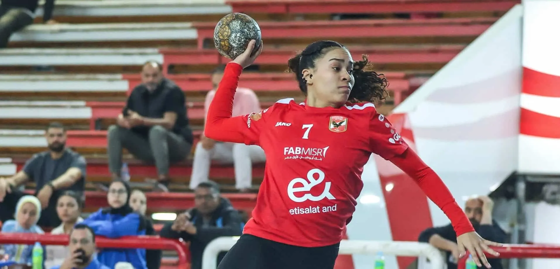 بالثلاثين.. يد الأهلي تلتهم الشمس وتوجه إنذارًا ناريًا للزمالك قبل القمة القادمة!
