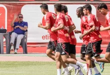 محمود الخطيب يتابع تدريبات الأهلي المصري