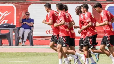 محمود الخطيب يتابع تدريبات الأهلي المصري