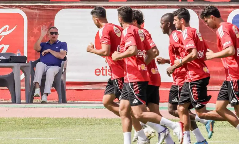 محمود الخطيب يتابع تدريبات الأهلي المصري