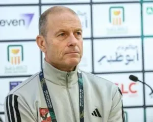 ساعتان من الرعب في تونس.. سوروب يستقر على “خطة الفخ” ويحذف هذا المركز من تشكيل الأهلي.