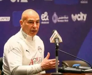 زلزال في المنتخب.. حسام حسن يطيح بـ “نجم الأهلي” ويستدعي “الحريف” رسمياً!