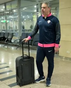 “منعه من دخول الحافلة! القصة الكاملة لاستبعاد ‘ساحر’ الزمالك من مباراة اتحاد العاصمة بقرار سيادي من
